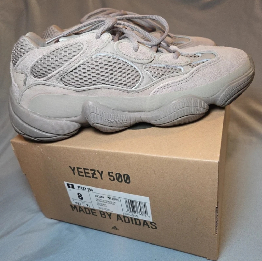 Adidas Yeezy 500 in Ash Gray